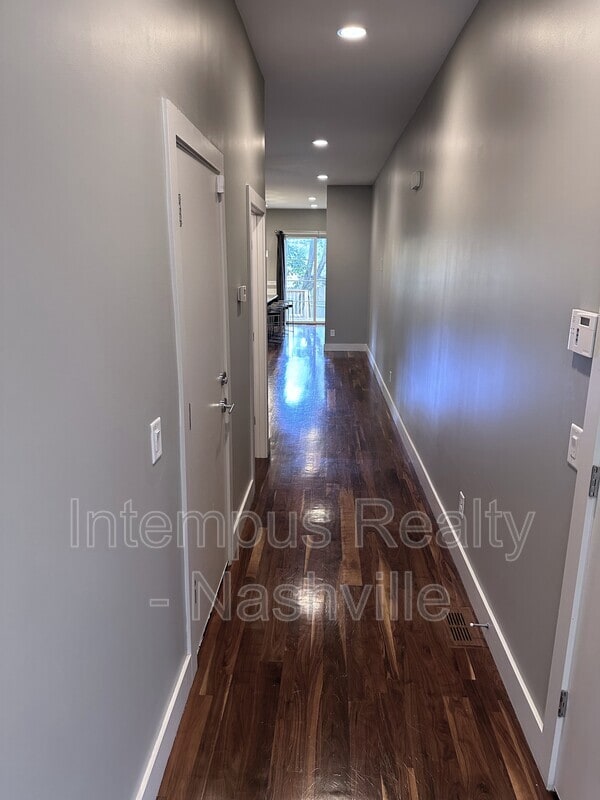 Building Photo - 929 13th Ave S