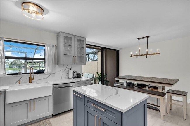 Building Photo - 1305 NW 122nd Terrace