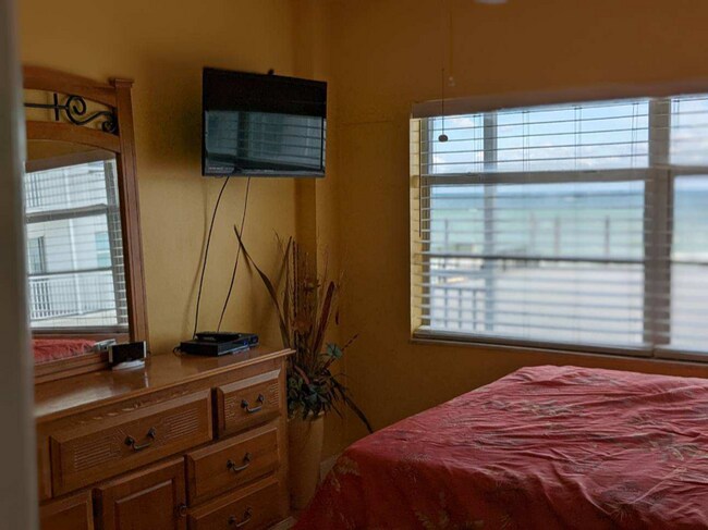 Building Photo - 205 Florida A1A