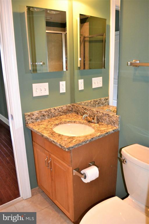 Building Photo - 426 N Thomas St