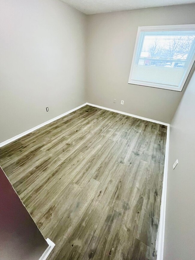 Building Photo - 4  Bedroom Home Ready Now