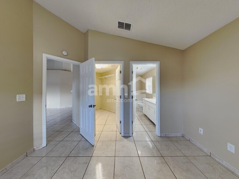 Building Photo - 4232 Pacifica Dr