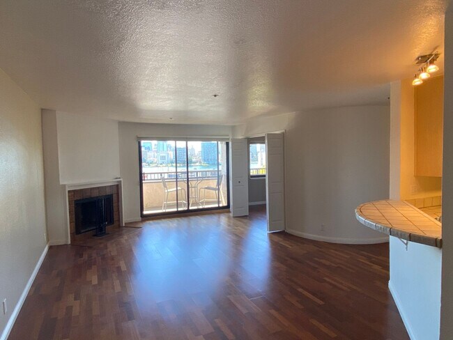 Building Photo - Amazing Cleveland Heights, 1 Block East of Lake Merritt with views of the lake