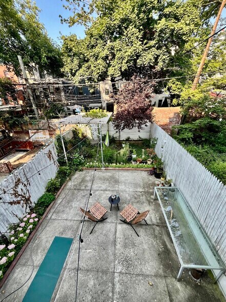 Building Photo - 451 51st St