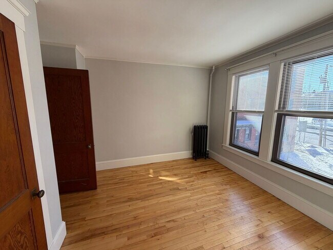 Building Photo - 248-250 N Main St