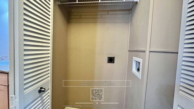Building Photo - Charming One bedroom with Private terrace.