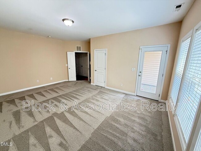 Building Photo - 705 Keystone Park Dr