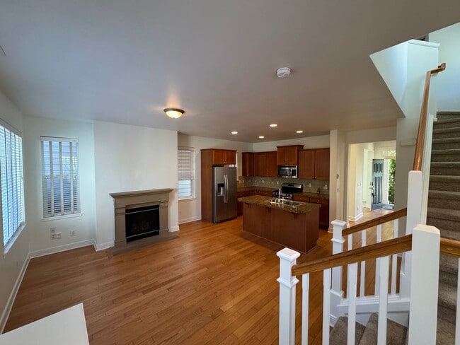 Building Photo - Gorgeous 3 bedroom 3 bathroom home in Mill Creek AVAILABLE NOW
