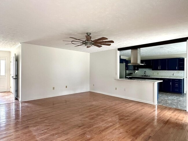 Building Photo - 6604 Kodiak Dr