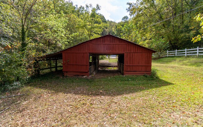 Building Photo - 770 Mahoney Rd