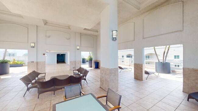 Building Photo - 255 Evernia St