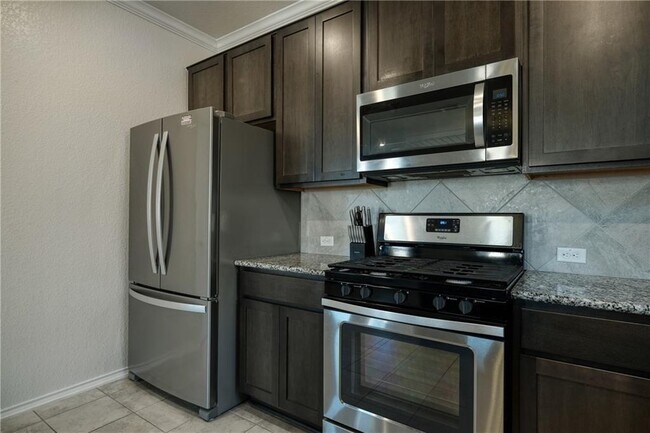 Building Photo - 521 Bradford Ln