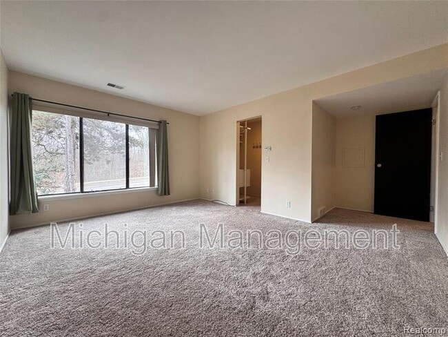 Building Photo - 2150 Pauline Blvd