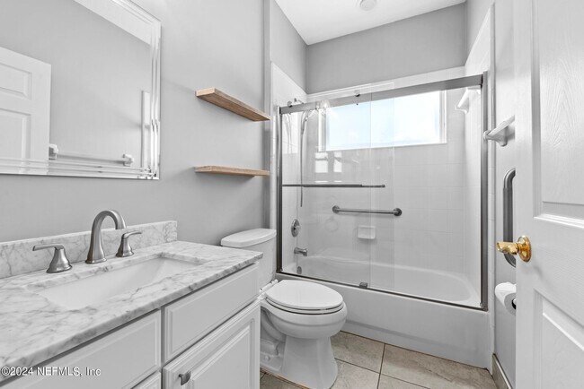 Building Photo - 7851 Heather Lake Ct E