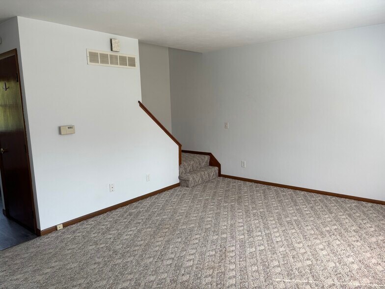 Building Photo - 1642 W George Washington Blvd