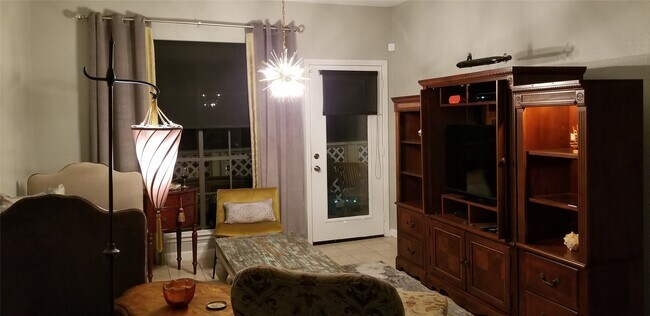 Building Photo - 500 Ferry Rd