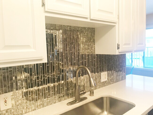 Building Photo - 2002 4th St