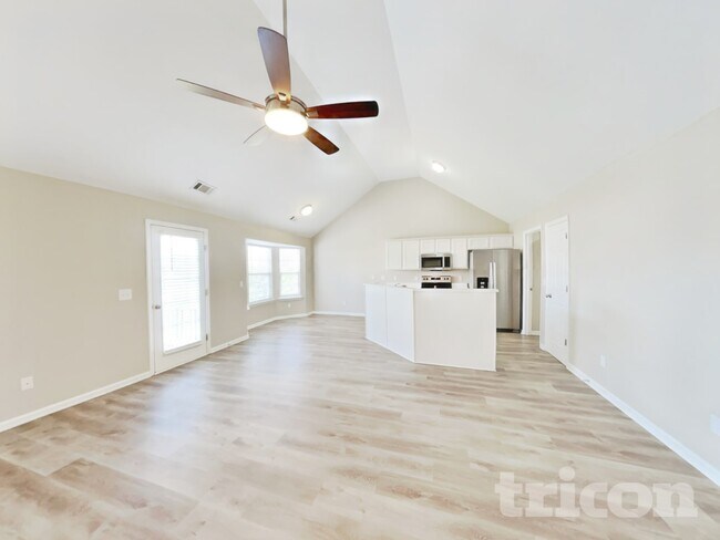 Building Photo - 1889 Olive Cir