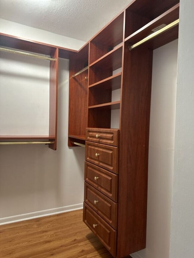 Building Photo - CARROLLWOOD VILLAGE REMODELED TOWNHOUSE