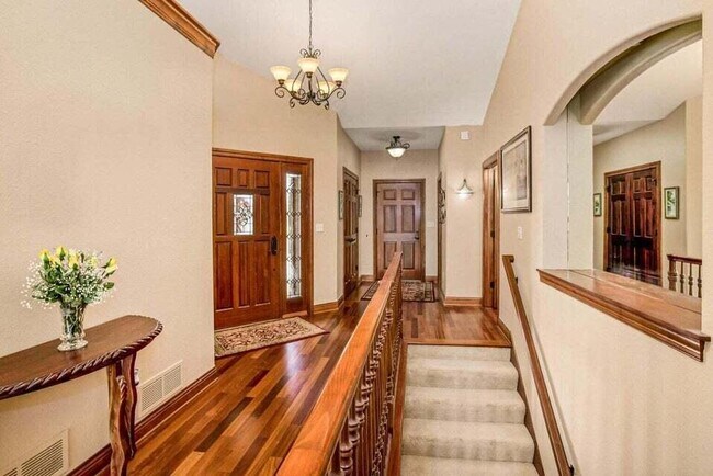 Building Photo - W162N5492 Westwind Dr