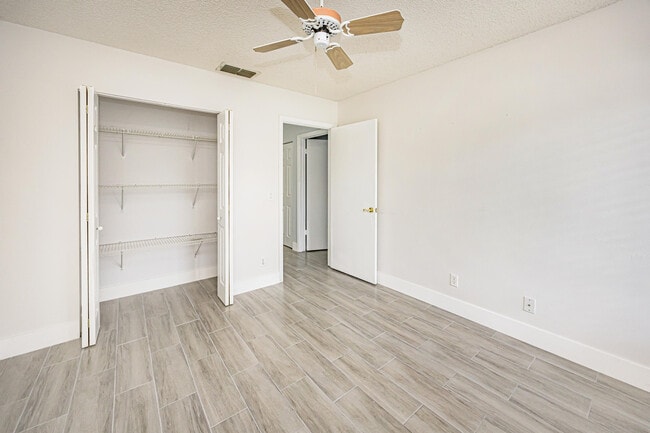 Building Photo - 5148 Rosen Blvd