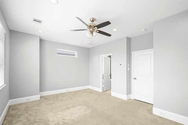 Building Photo - 411 N Nagle St