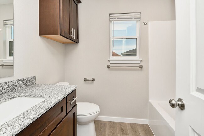 Building Photo - Great spacious home in Willard