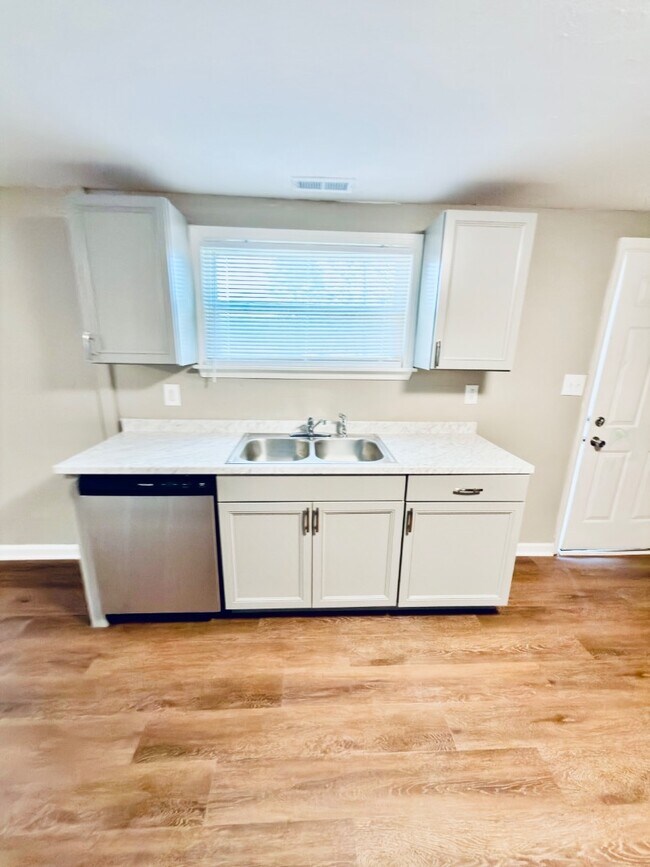 Building Photo - 201 Wotring Street