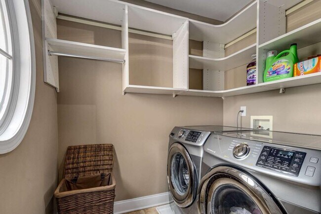 Building Photo - 3019 Riverstone Tr
