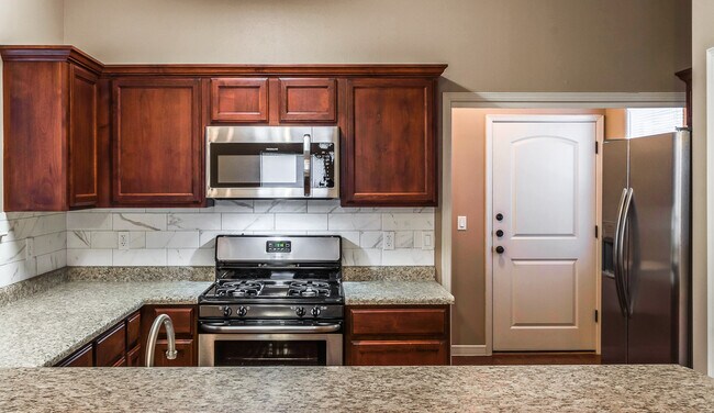 Building Photo - Home For Rent - Beautiful Single Story Hom...