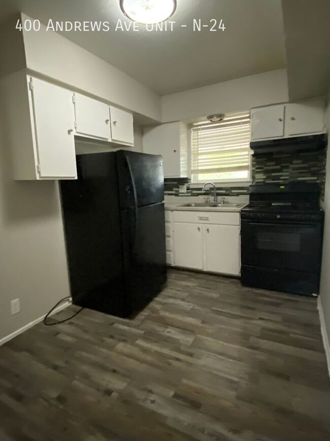 Building Photo - Ask about our November move in specials!