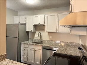 Building Photo - 1480 Cedarwood Dr