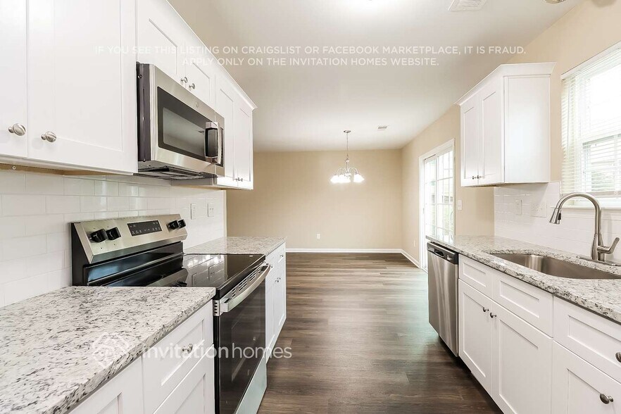 Building Photo - 12728 Alvin Woods Dr