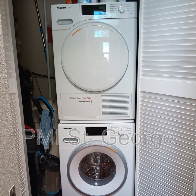 Building Photo - 55 Cinder St