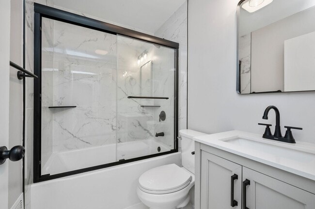 Building Photo - SCORE $500 OFF 1ST MONTH OF RENT THRU 7/31...