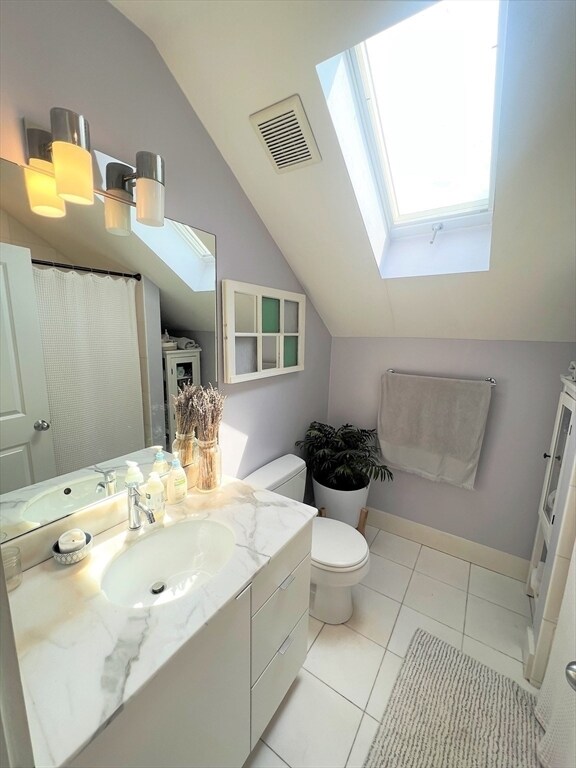 Building Photo - 44 Rockview St
