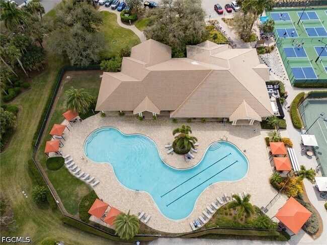 Building Photo - 3240 Cottonwood Bend