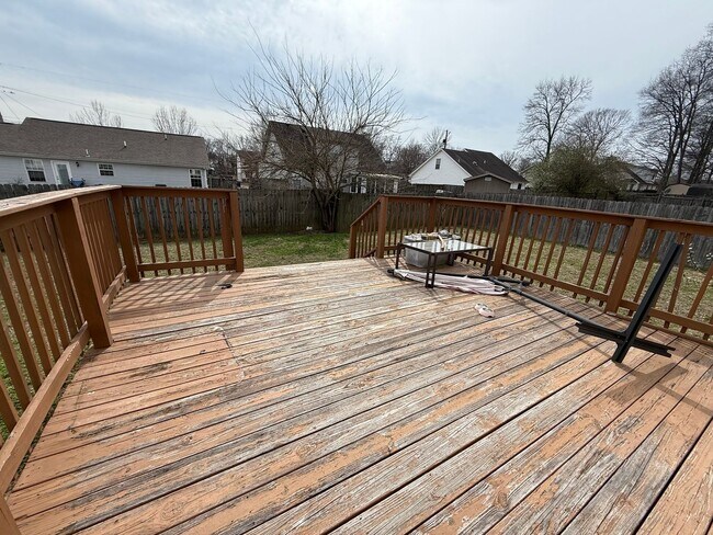 Building Photo - Charming Open-Concept Home in LaVergne