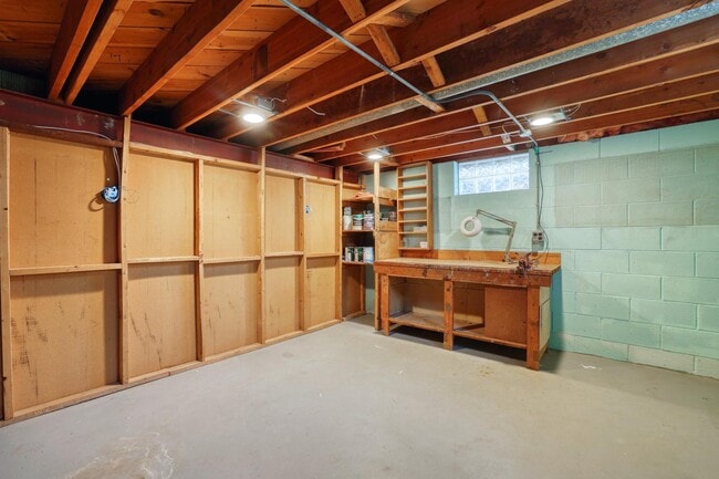 Building Photo - 4465 N 144th St