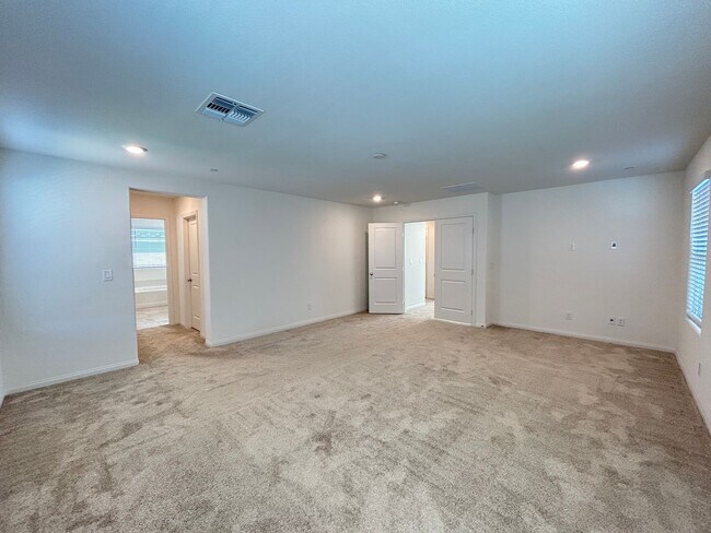 Building Photo - Inspirada Two-story 5-bedroom 4.5-bathroom Home!