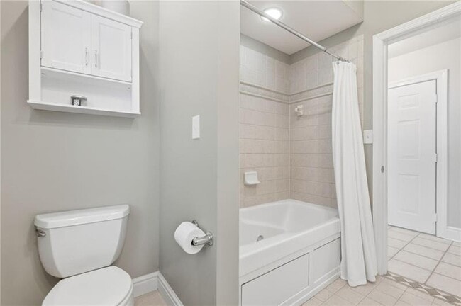 Building Photo - 480 Orchard Ave