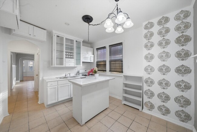 Building Photo - 3835 W 65th St