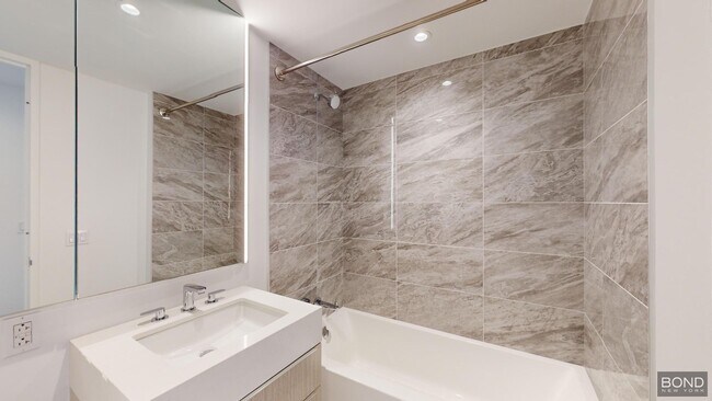 Building Photo - 400 W 61st St