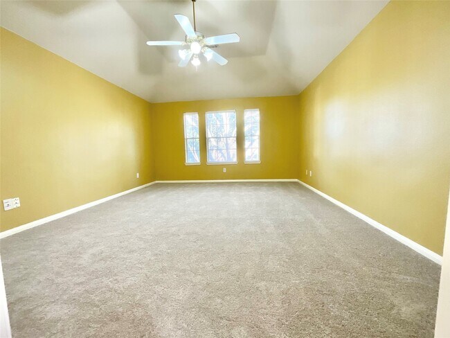 Building Photo - 17607 W Copper Lakes Dr