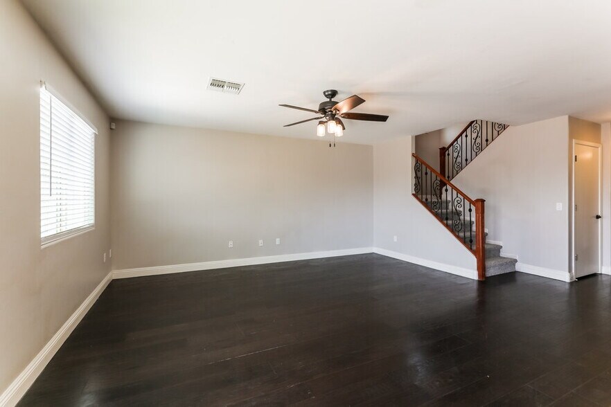 Building Photo - 7655 W Tight Line Dr