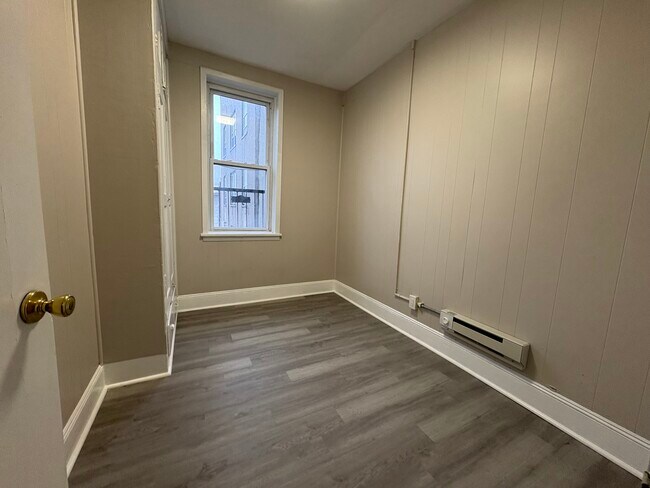 293 Griffith St 6 - 295 Griffith St