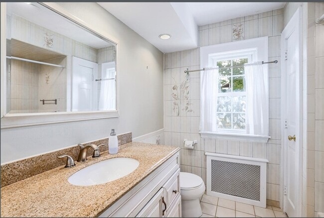 Building Photo - 269 Waltham St