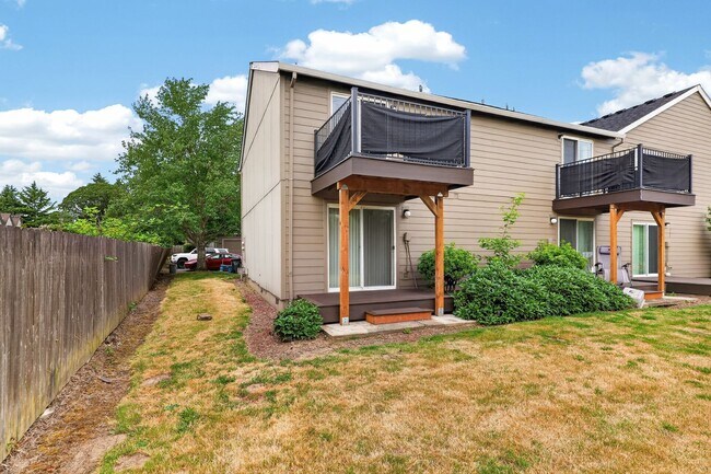 Building Photo - 4270 SW 159th Ave