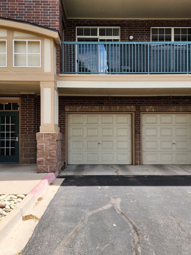 Building Photo - 3rd floor condo close to Cherry Creek Reservoir and DTC!