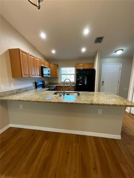 Building Photo - 9094 N Peachtree Way